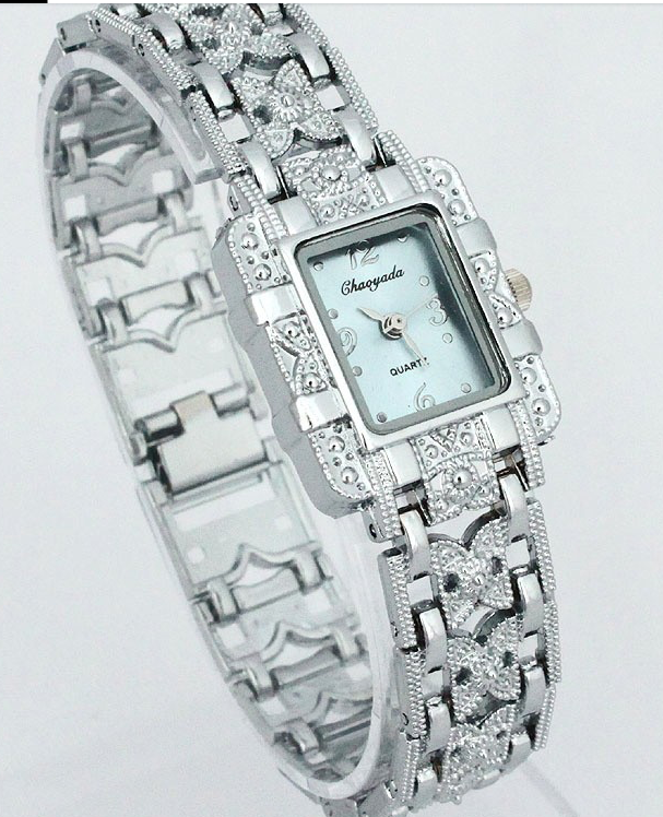 Montre femme vintage en métal